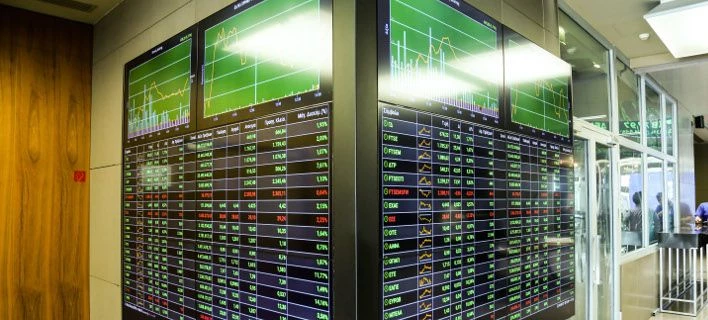 Πτώση 1,77% στο Χρηματιστήριο – Οι τράπεζες πρέπει να πουλήσουν σε καλές τιμές τα δάνεια